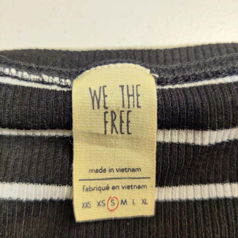 We The Free Black and White Stripe off the shoulder top Women's Small - Picture 4 of 4